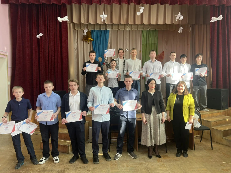 Награждение призеров и участников олимпиад и фестивалей.